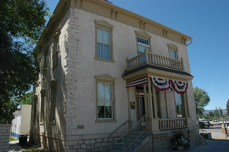 Photograph of Manti City Hall