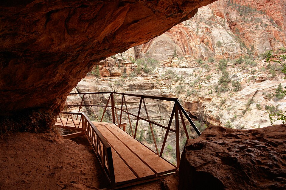 Photograph of Canyon Overlook Trail