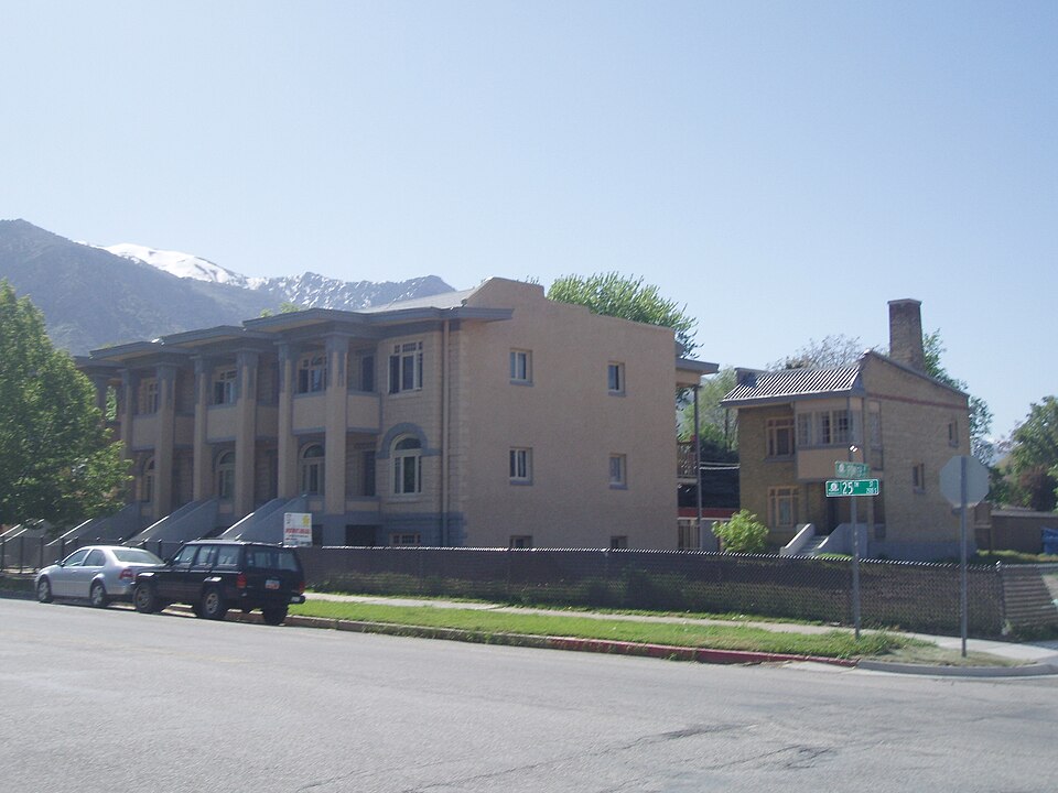 Photograph of Avon Apartments