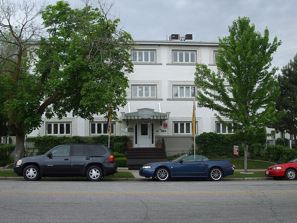Photograph of La Frantz Apartments