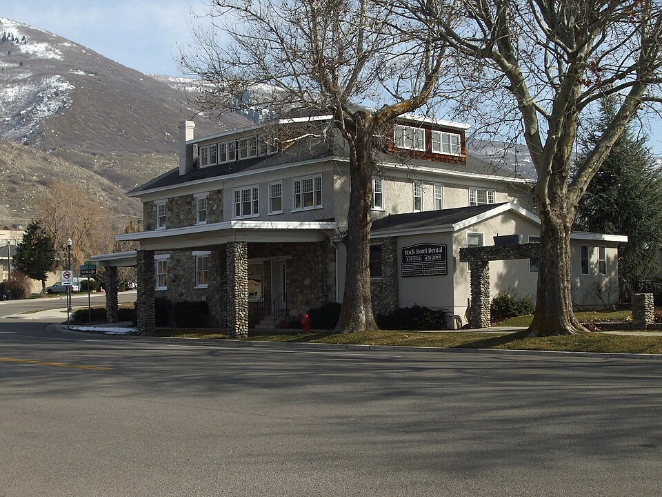 Photograph of VanFleet Hotel