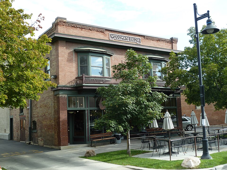Photograph of Lefler-Woodman Building
