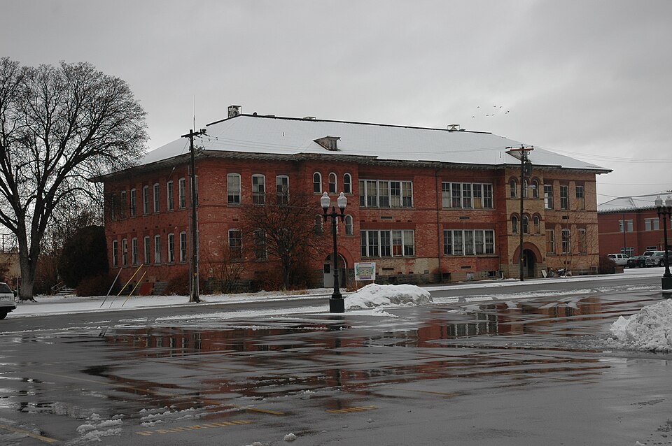 Photograph of Harrington Elementary School