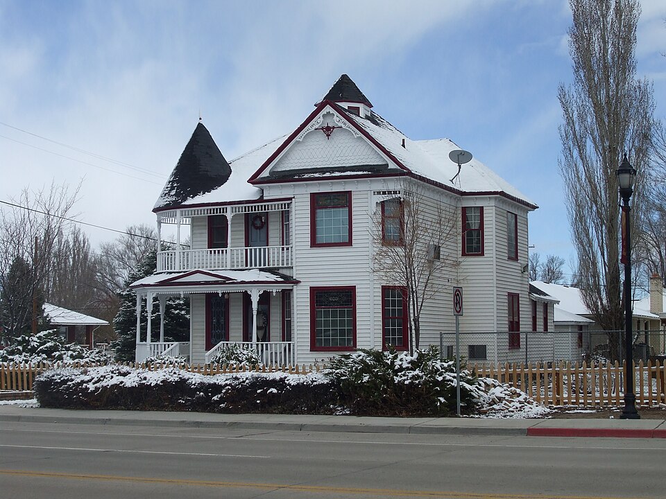 Photograph of Peterson-Burr House