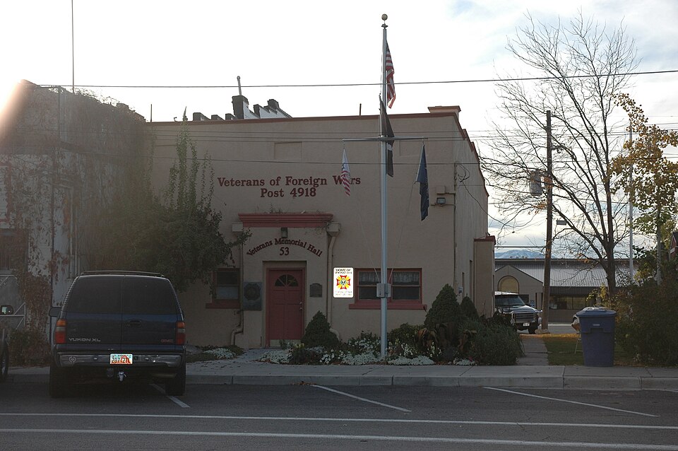 Photograph of Veterans Memorial Building