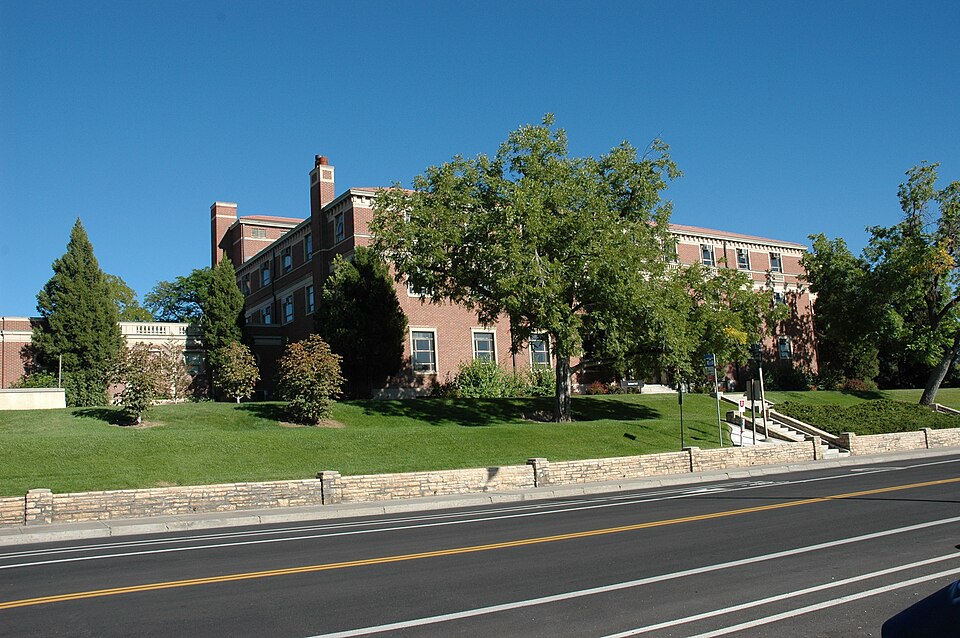 Photograph of Carlson Hall