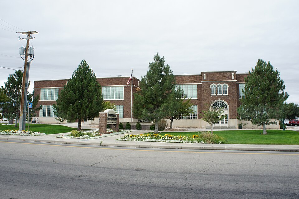 Photograph of Riverton Elementary School