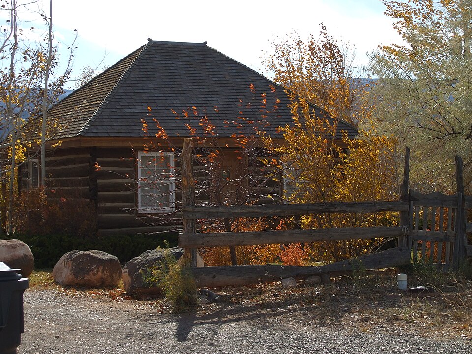 Photograph of Charles W. and Leah Lee House
