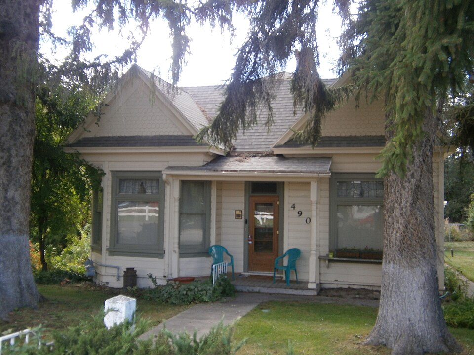 Photograph of Erick Lehi and Ingrid Larsen Olson House