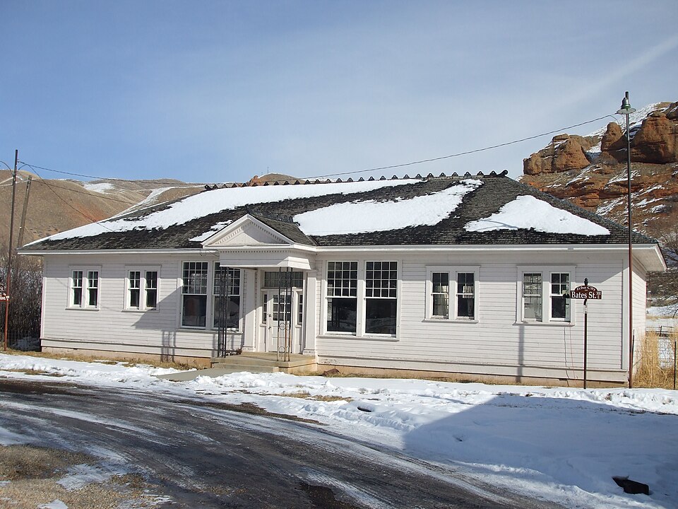 Photograph of Echo School