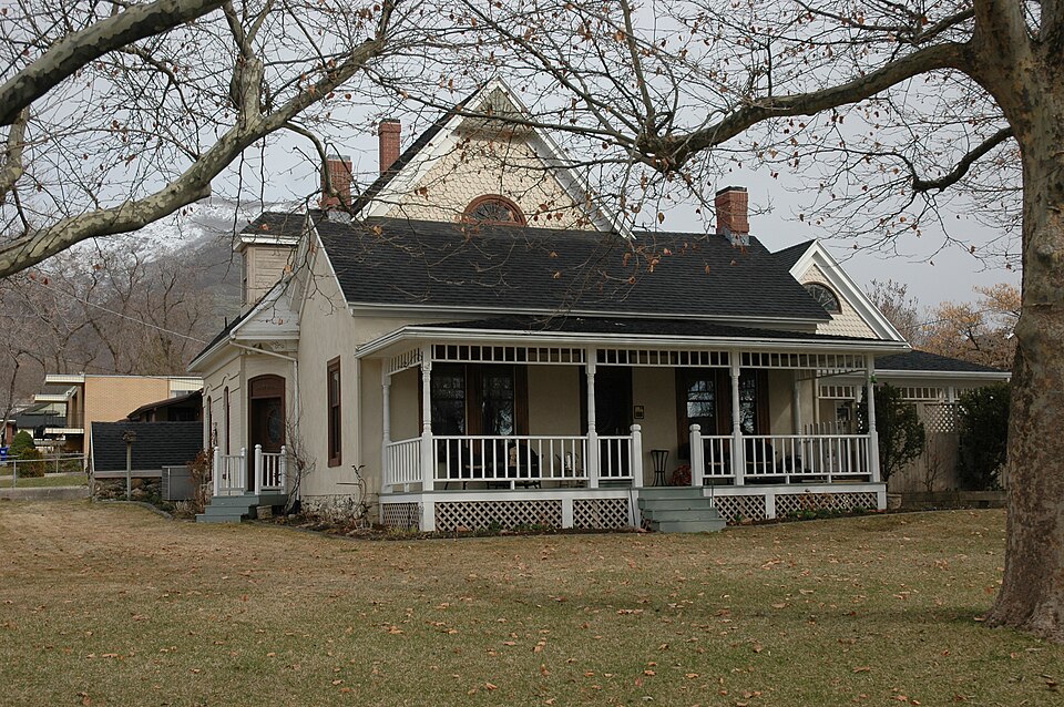 Photograph of Holland-Smith-Brown House