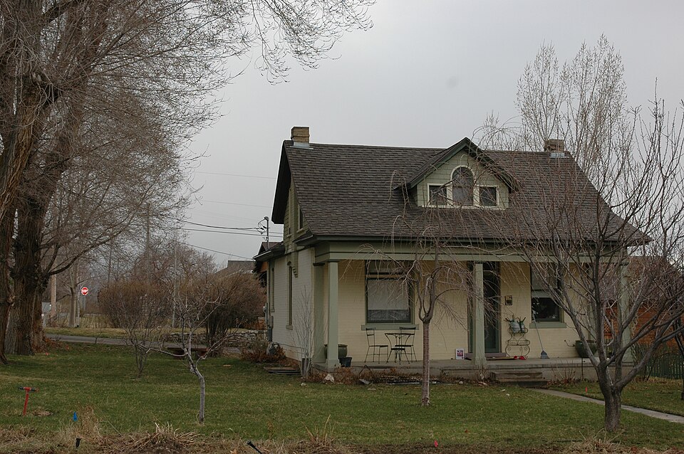 Photograph of Smith-Larsen House