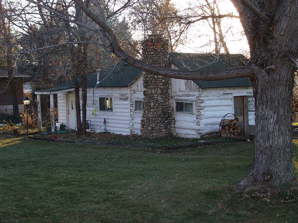 Photograph of Thurston-Chase Cabin
