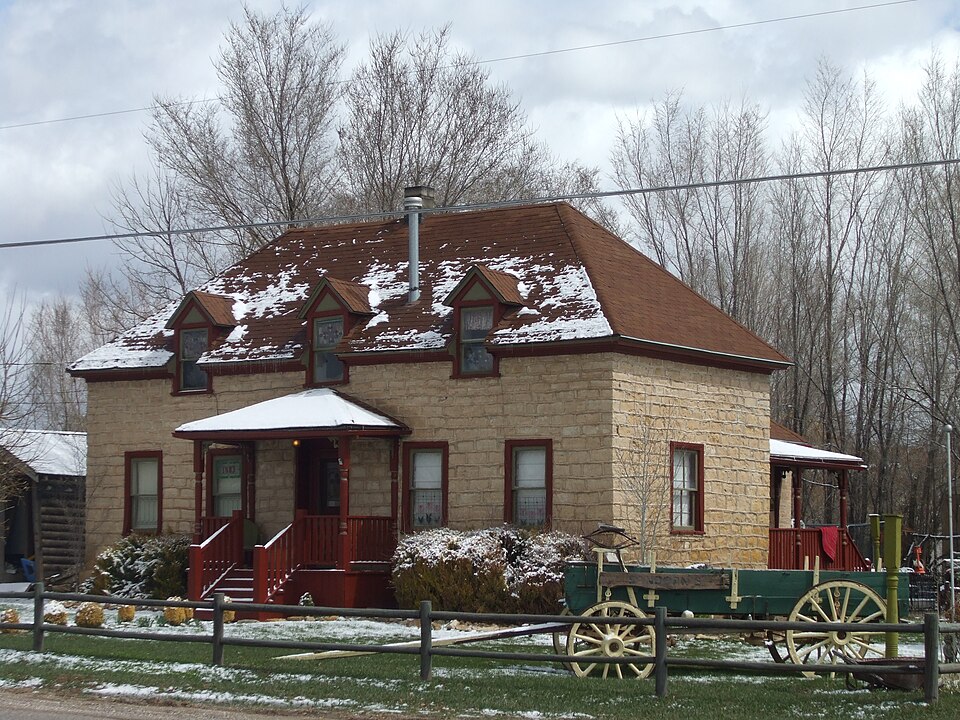 Photograph of Oberg-Metcalf House