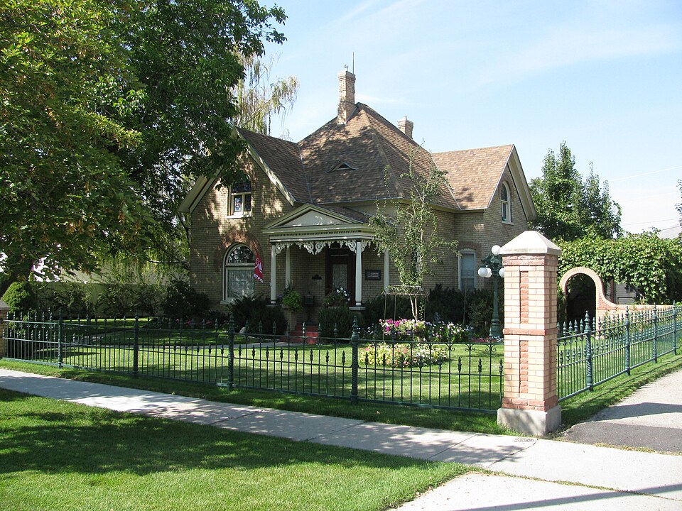 Photograph of Roe A. and Louise R. Deal House