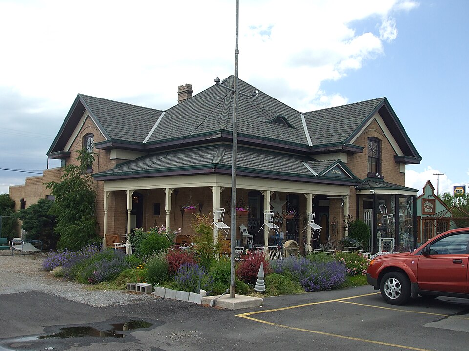 Photograph of William James and Edna Cordner House