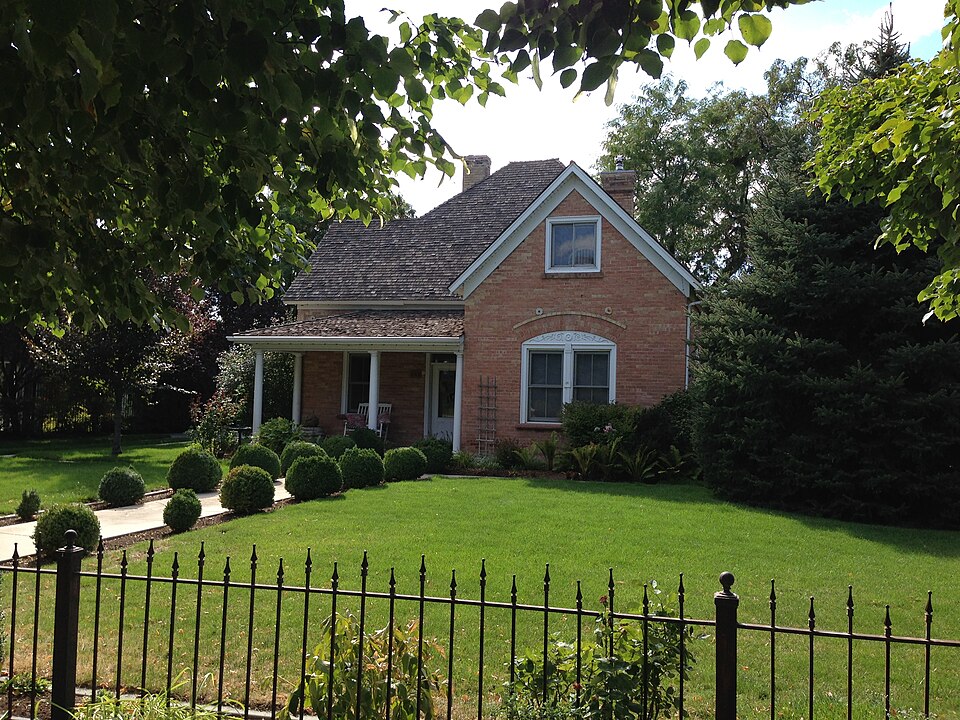 Photograph of Clinger-Booth House