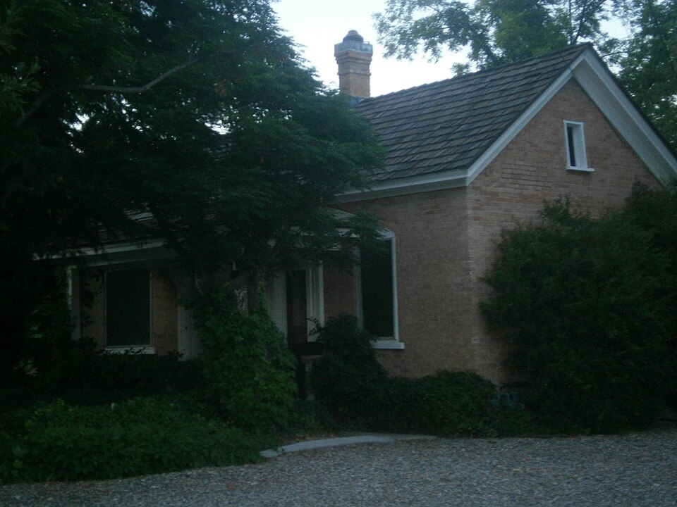 Photograph of Lemuel and Mary Ann Leavitt House