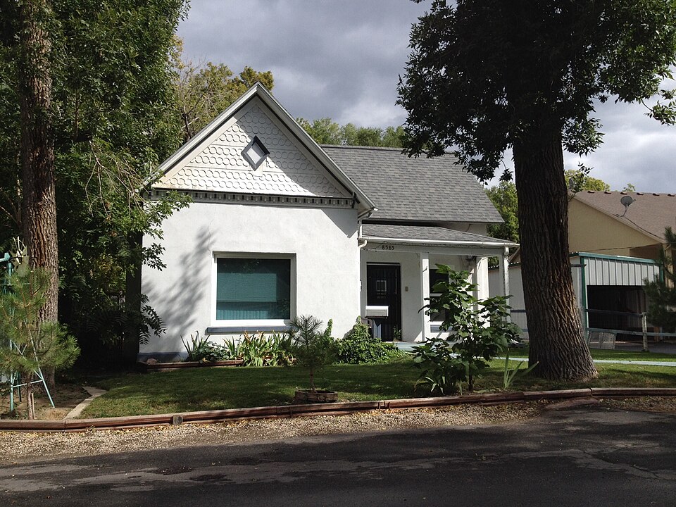 Photograph of Riley H. and Sarah Ann Russell Graves House