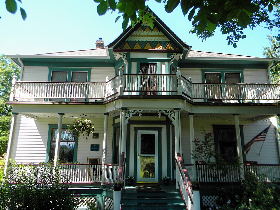Photograph of Andrew and Bergette Hjertoos Farm