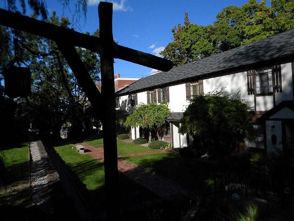 Photograph of Robinwood Apartments