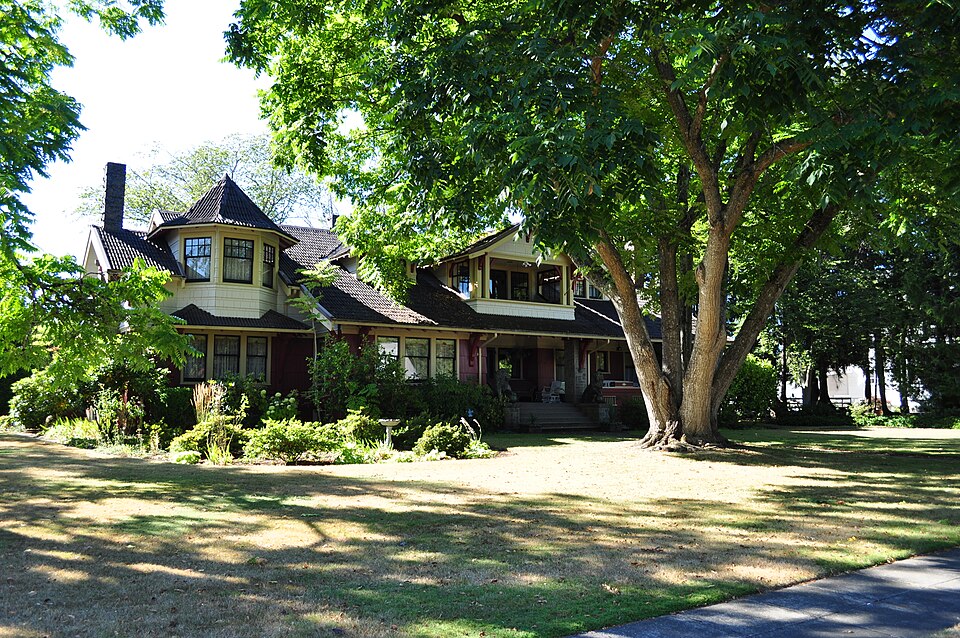 Photograph of Hubbard Bungalow
