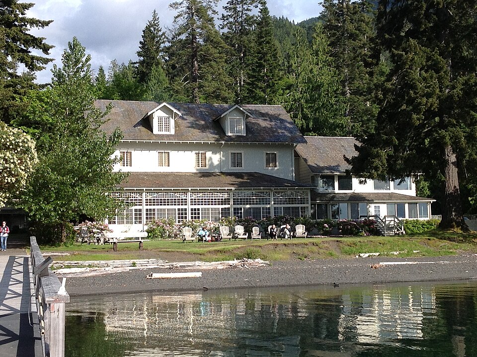 Photograph of Lake Crescent Lodge