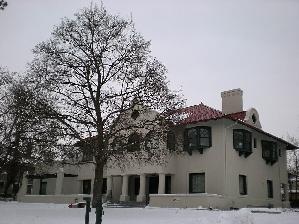 Photograph of Dr. Charles and Elsie Thomas House