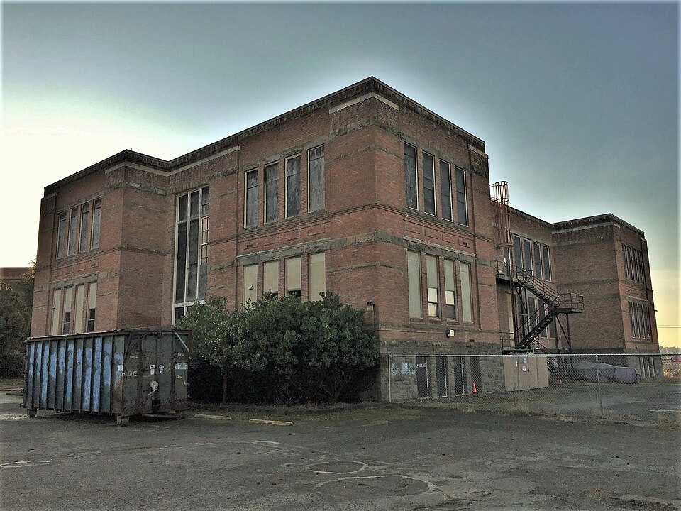 Photograph of Lincoln School