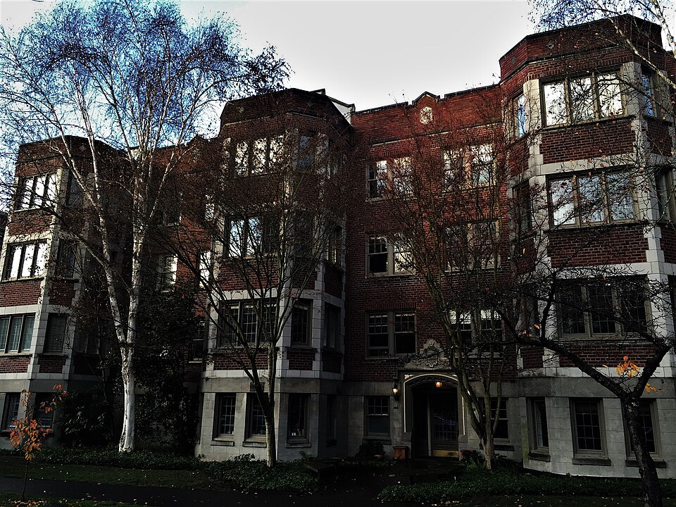 Photograph of Highland Apartments