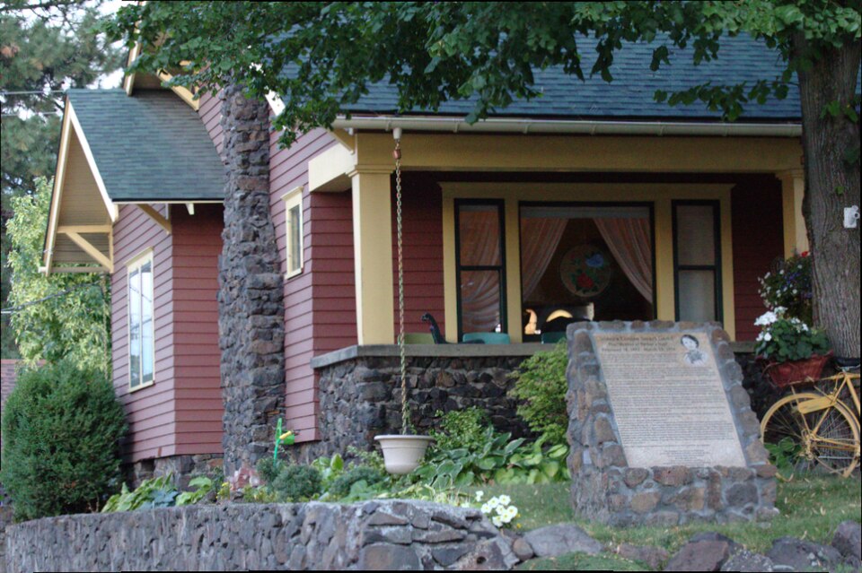 Photograph of Dodd House