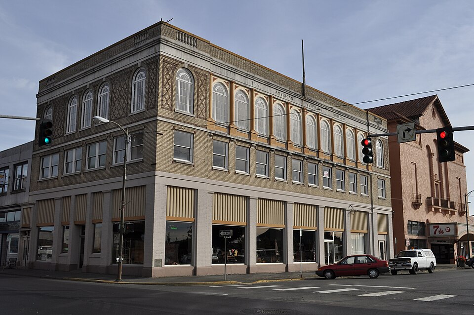 Photograph of American Veterans Building