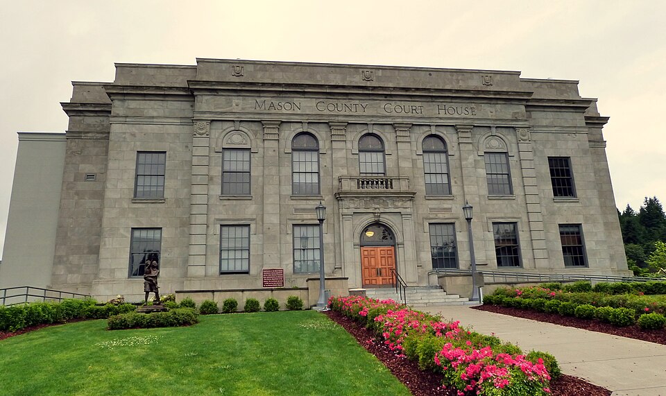 Photograph of Mason County Courthouse