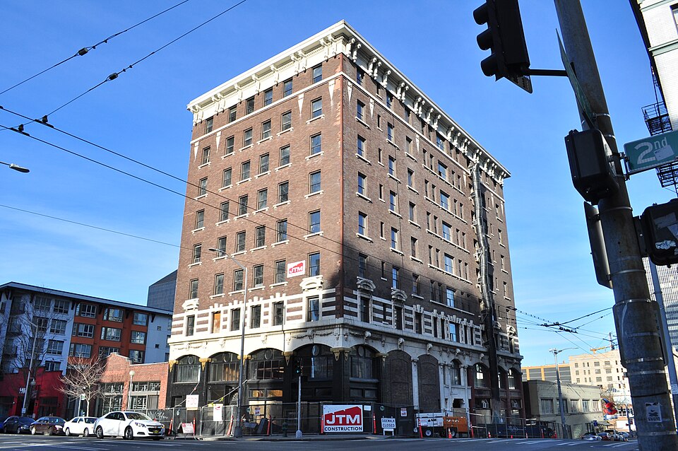 Photograph of Calhoun Hotel
