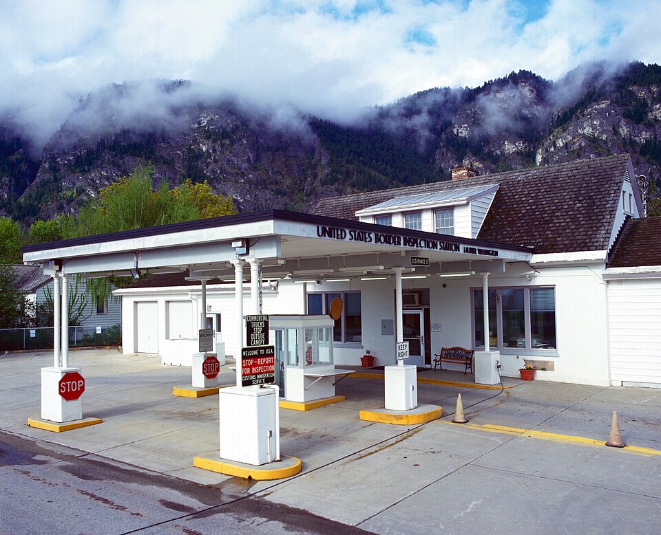 Photograph of U.S. Inspection Station-Laurier, Washington