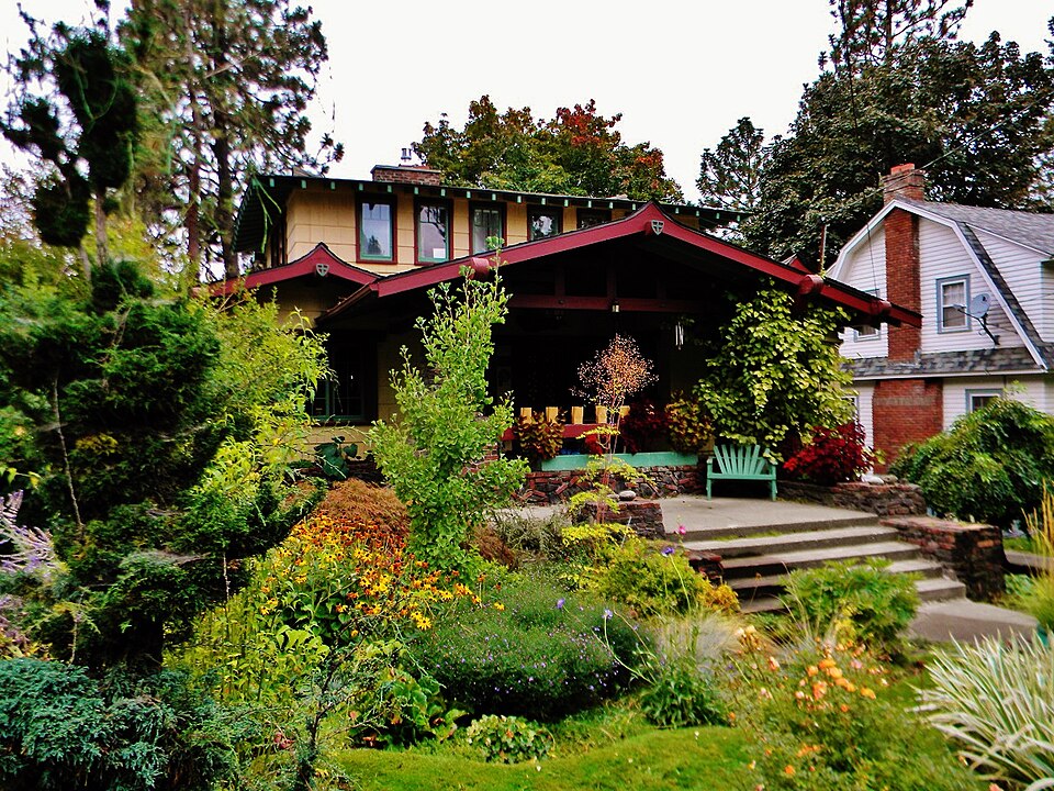 Photograph of Levesque-Majer House
