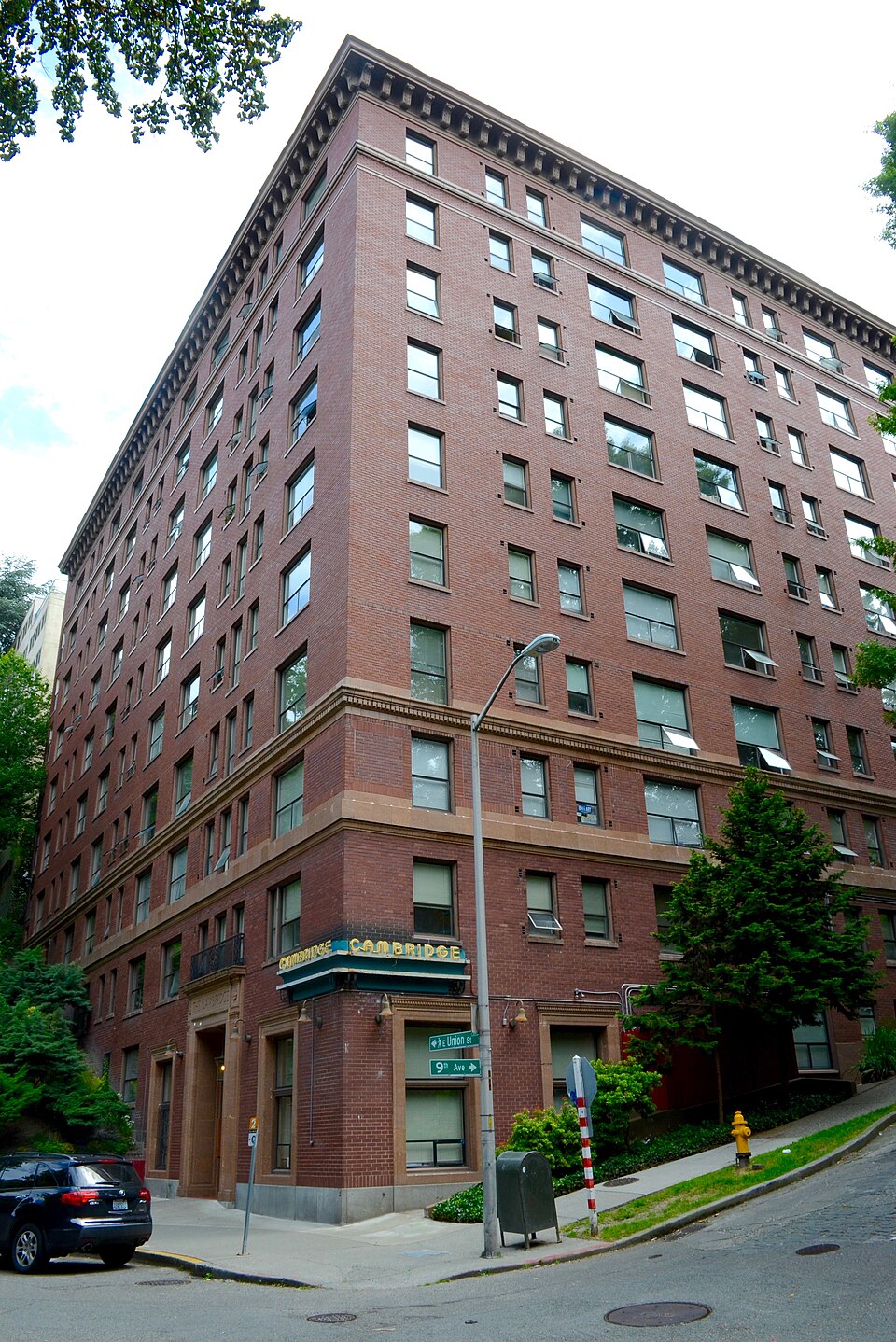 Photograph of Cambridge Apartments