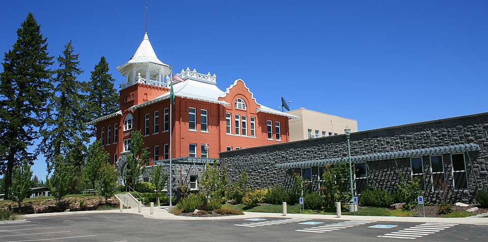 Photograph of Douglas County Courthouse