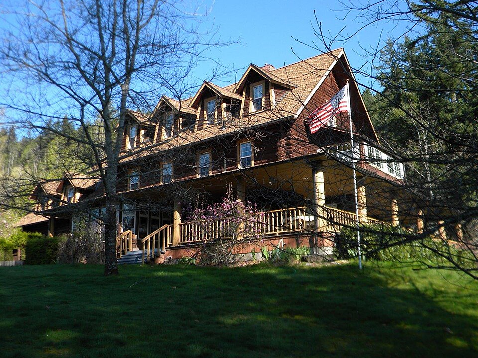 Photograph of Mineral Log Lodge
