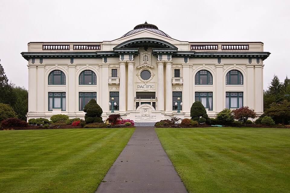 Photograph of Pacific County Courthouse