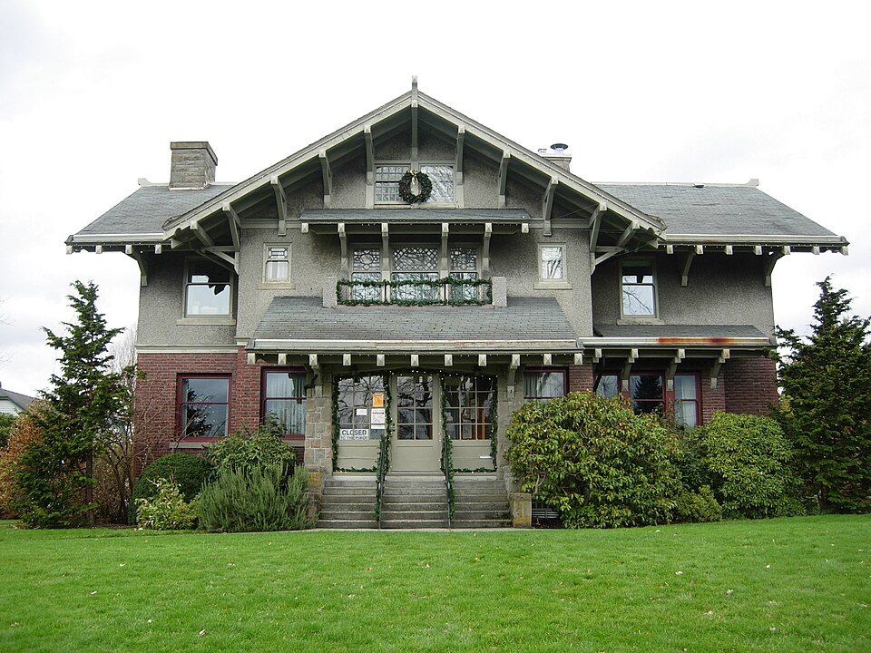Photograph of Victor A. Roeder House