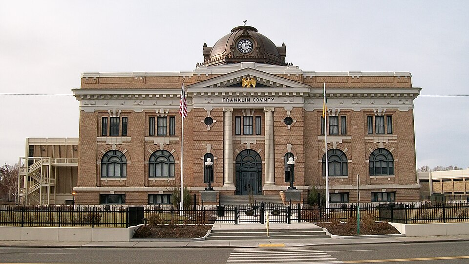 Photograph of Franklin County Courthouse