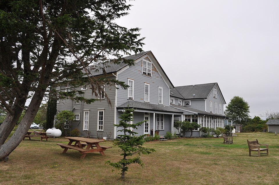 Photograph of Tokeland Hotel