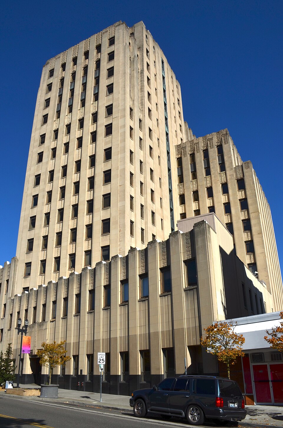 Photograph of Rhodes Medical Arts Building