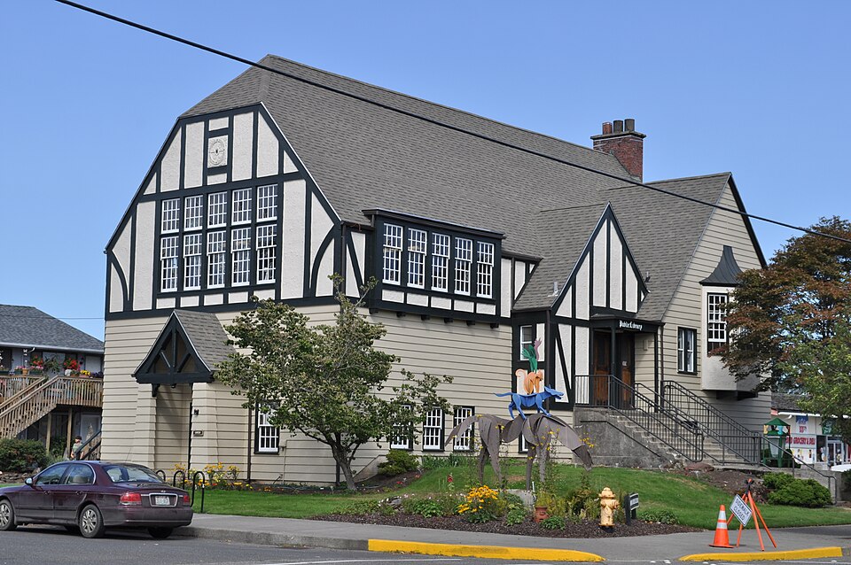 Photograph of Raymond Public Library