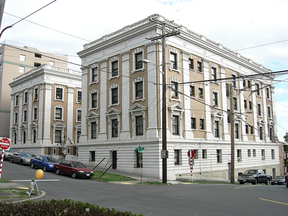 Photograph of De La Mar Apartments
