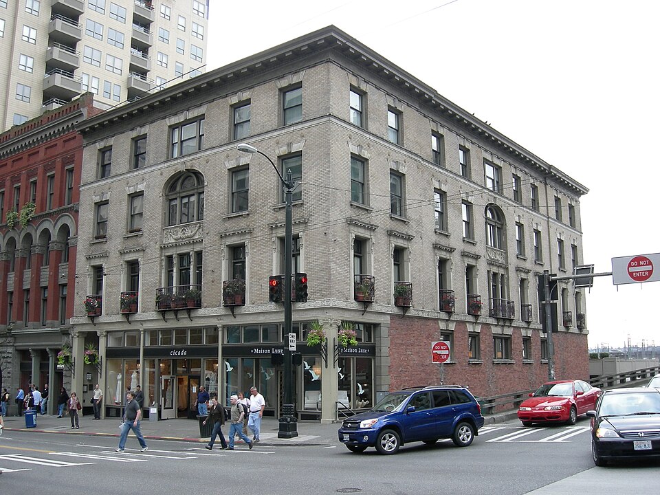 Photograph of Colonial Hotel