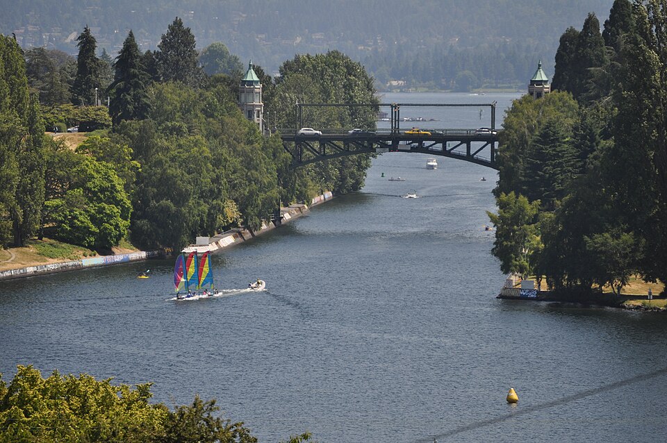 Photograph of Montlake Bridge