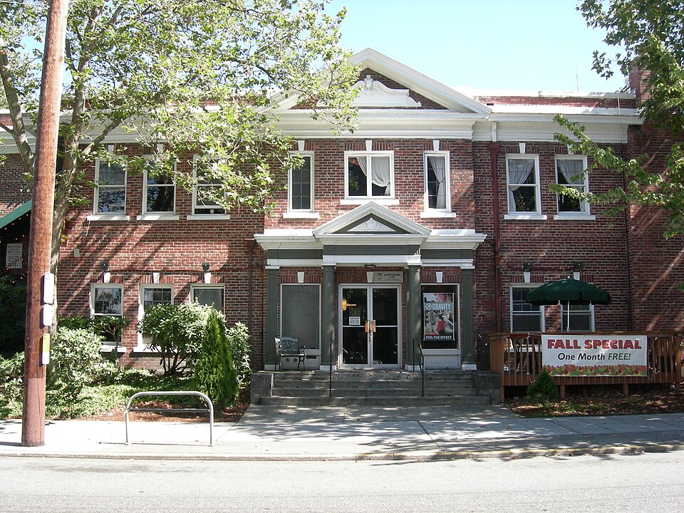 Photograph of Queen Anne Club