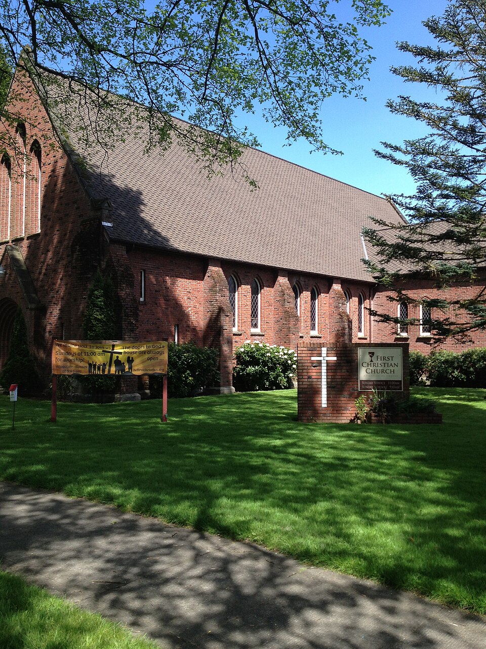Photograph of First Christian Church